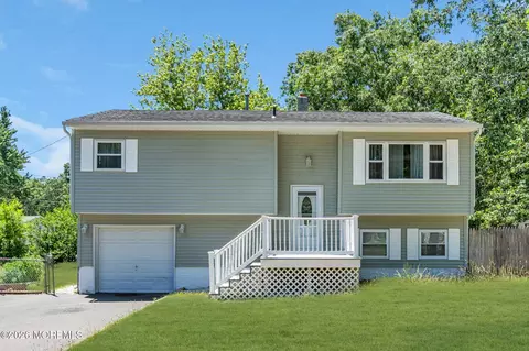2144 Dover Pines Ave, Toms River, NJ 08755