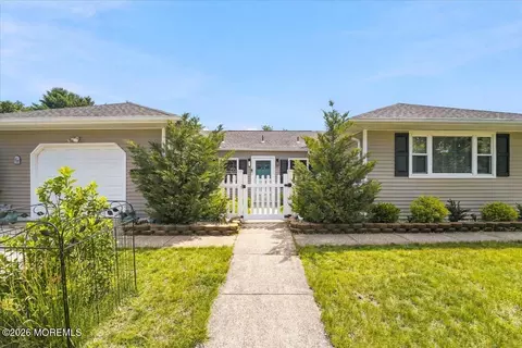 20 Le Lamentin Dr, Toms River, NJ 08757