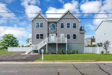 707 Prospect Ave, Union Beach, NJ 07735