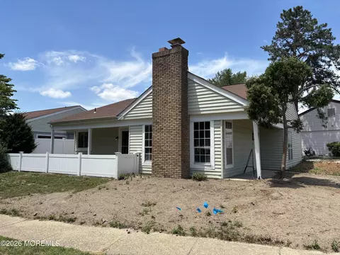 477 Buckingham Dr # B, Manchester, NJ 08759
