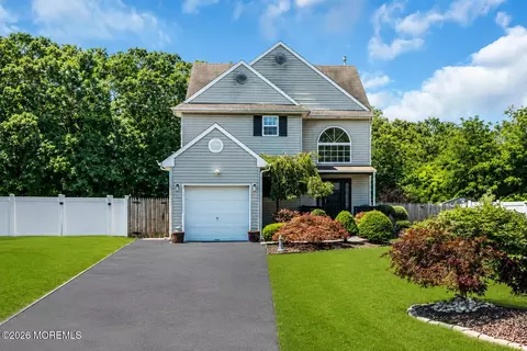 124 Atrium Dr, Brick, NJ 08723