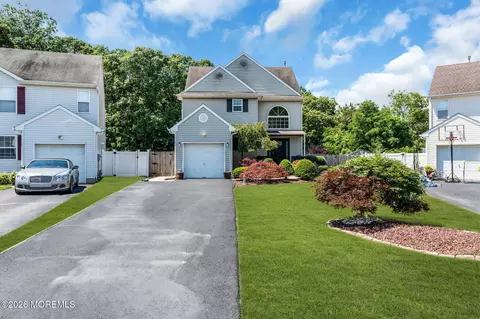 Exterior - 124 Atrium Dr, Brick, NJ 08723 photo 10 of 10