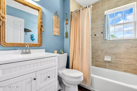 Bath - 124 Atrium Dr, Brick, NJ 08723 photo 3 of 3