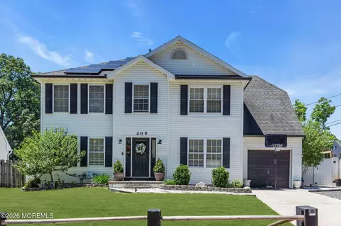 209 Gilford Ave, Island Heights, NJ 08732
