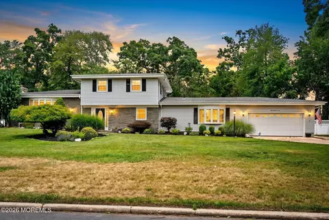 910 Somerset Dr, Toms River, NJ 08753