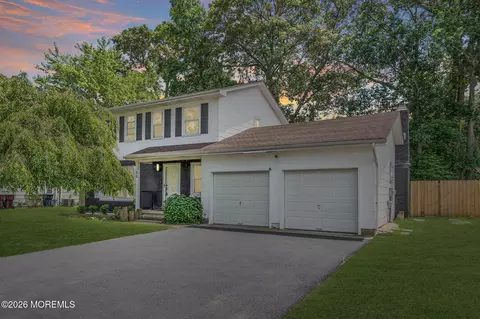 32 Belmont Ave, Bayville, NJ 08721