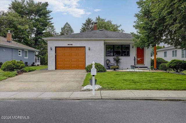 135 Biabou Dr, Toms River, NJ 08757