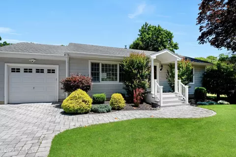 335 Eastham Rd, Point Pleasant, NJ 08742