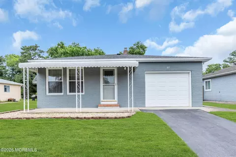 62 Biabou Dr, Toms River, NJ 08757