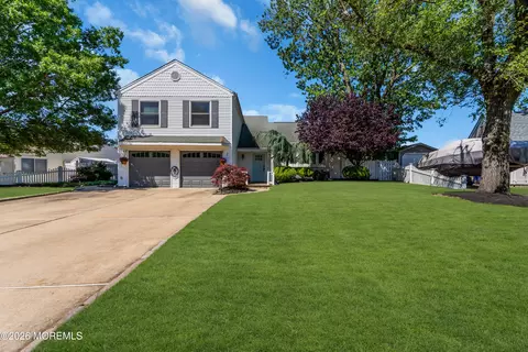 2 Kilrush Ct, Toms River, NJ 08753