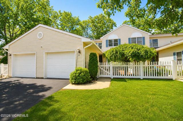 6 Cherrywood Cir, Brick, NJ 08724