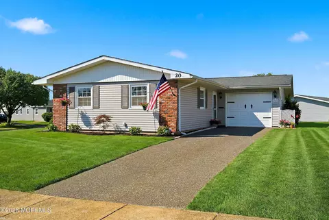 20 Barker St, Brick, NJ 08724