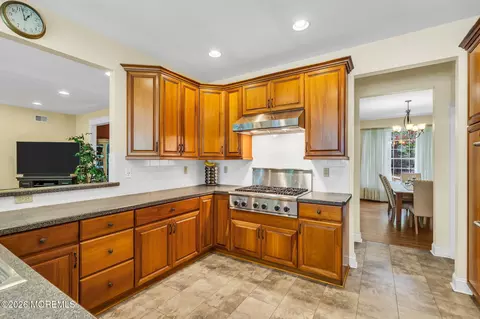 Kitchen - 77 Savannah Rd, Jackson, NJ 08527 photo 6 of 10