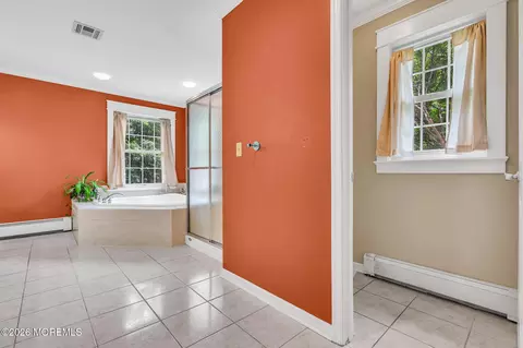 Bath - 77 Savannah Rd, Jackson, NJ 08527 photo 4 of 6