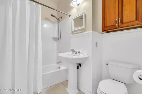 Bath - 77 Savannah Rd, Jackson, NJ 08527 photo 1 of 6