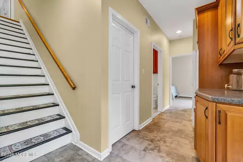 Entry Way - 77 Savannah Rd, Jackson, NJ 08527 photo 6 of 9
