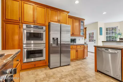 Kitchen - 77 Savannah Rd, Jackson, NJ 08527 photo 8 of 10