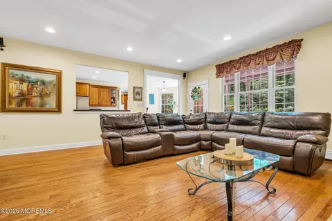 Living - 77 Savannah Rd, Jackson, NJ 08527 photo 2 of 3