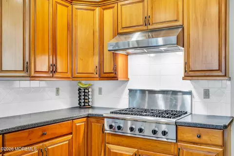 Kitchen - 77 Savannah Rd, Jackson, NJ 08527 photo 5 of 10