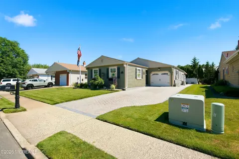354 Port Royal Dr, Toms River, NJ 08757