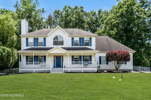 15 Susie Ln, Jackson, NJ 08527