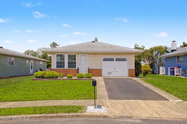 64 Puerto Vallarta St, Toms River, NJ 08757