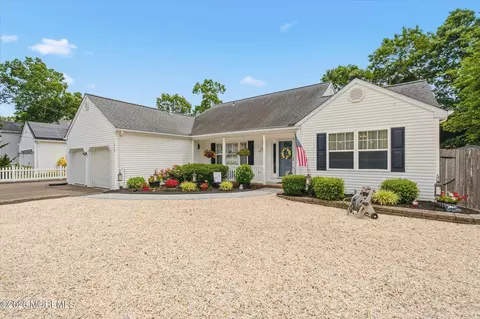 1013 Buccaneer Ln, Manahawkin, NJ 08050