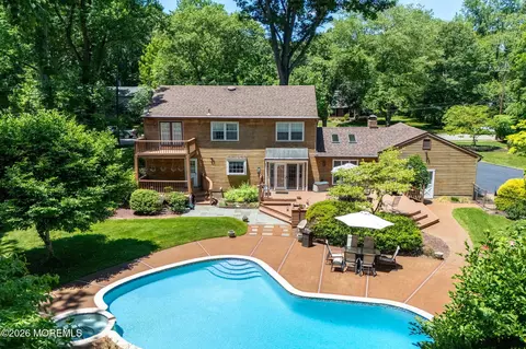 89 Pine St, Lincroft, NJ 07738