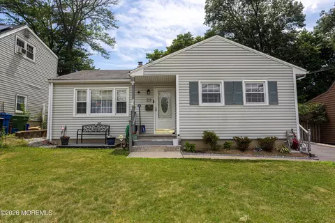 29 Haven Ter, Parlin, NJ 08859