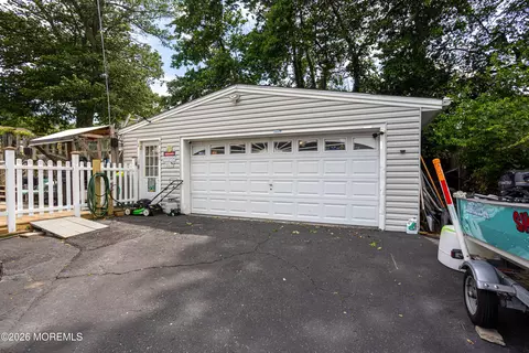 29 Haven Ter, Parlin, NJ 08859