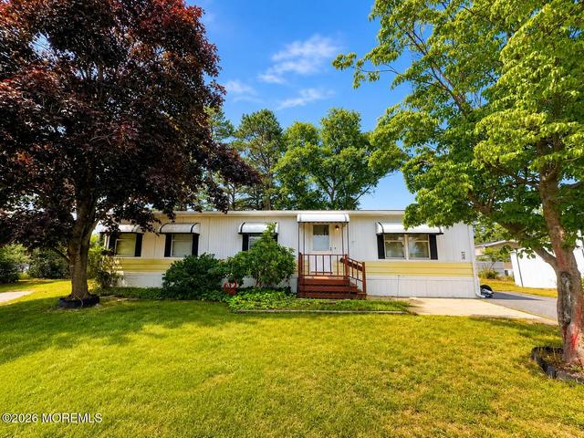 4 Wren Ct, Whiting, NJ 08759