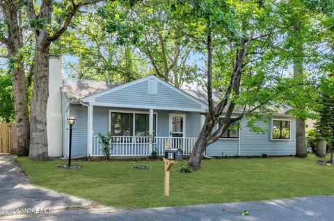 451 Manchester St, Toms River, NJ 08757
