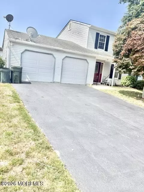 9 Starlight Rd, Howell, NJ 07731