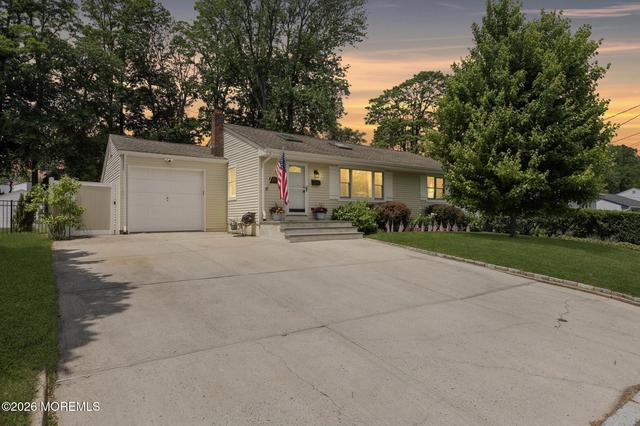 208 Martin Pl, Middletown, NJ 07748