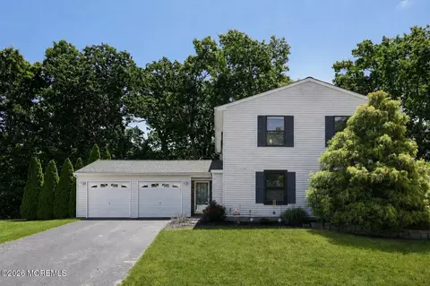 13 Pioneer Dr, Howell, NJ 07731