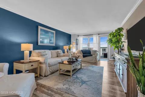 28 Riverside Ave #11K, Red Bank, NJ 07701