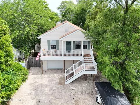 Exterior - 131 Bayview Dr, Brick, NJ 08723 photo 6 of 7