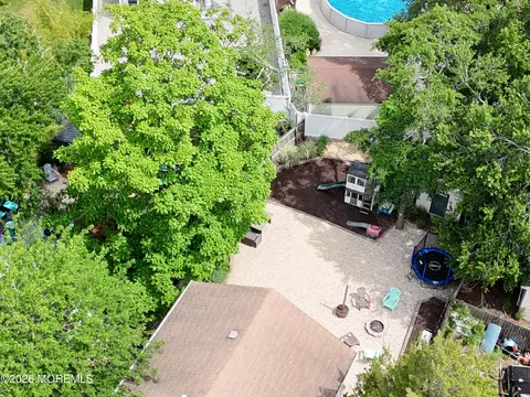 View/Area - 131 Bayview Dr, Brick, NJ 08723 photo 1 of 10