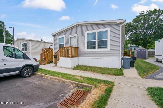 2 Justin Ct, Hazlet, NJ 07730