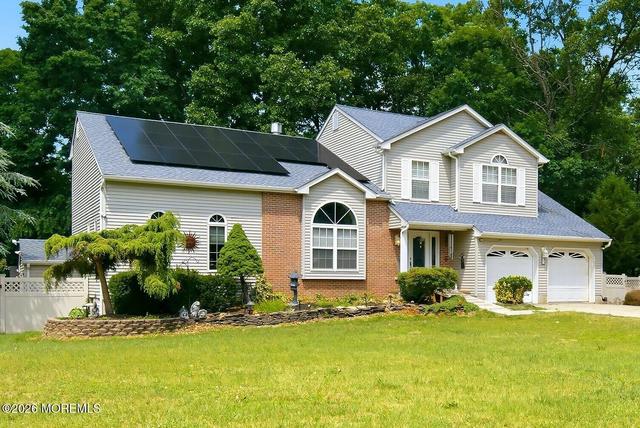 2 Persimmon Dr, Jackson, NJ 08527
