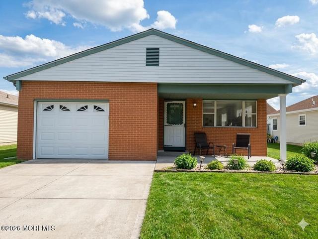 12 Doral Dr, Toms River, NJ 08757