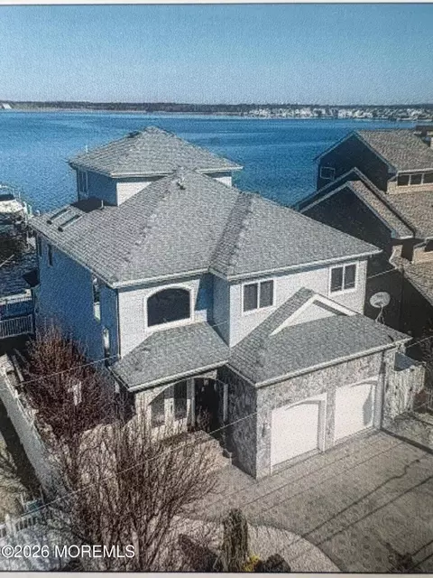 112 Grand View Dr, Toms River, NJ 08753