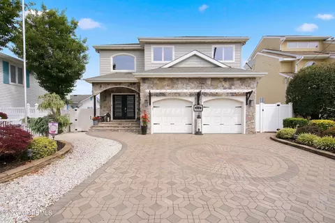 112 Grand View Dr, Toms River, NJ 08753
