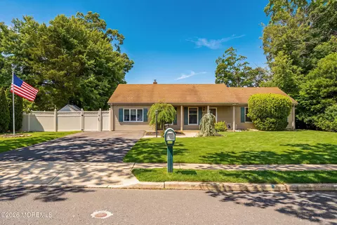 102 Susan Dr, Jackson, NJ 08527