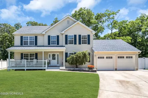 2 Tom Gray Ct, Forked River, NJ 08731
