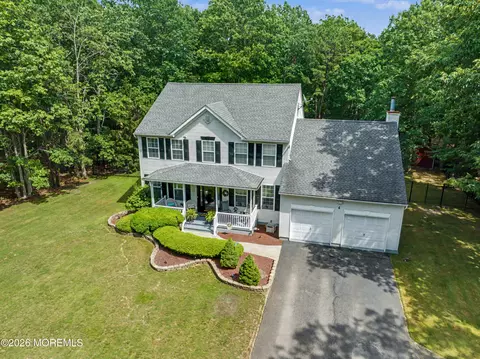 6 Drift Rd, Freehold, NJ 07728