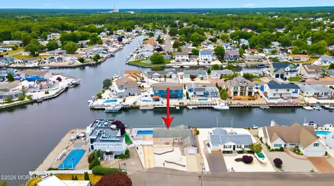 1111 Uranus Ct, Forked River, NJ 08731