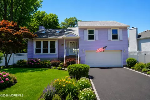 96 Heritage Dr, Howell, NJ 07731