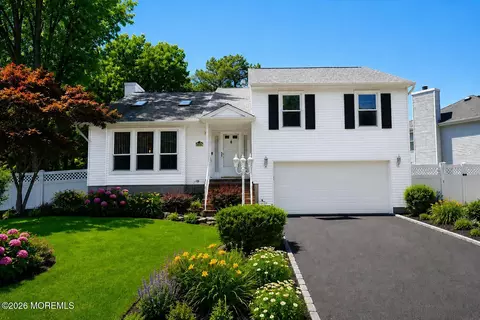96 Heritage Dr, Howell, NJ 07731