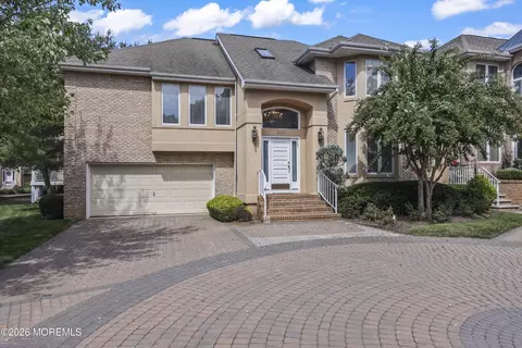 248 Navesink Ct, Holmdel, NJ 07733